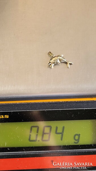 14 K gold dolphin pendant 0.84 g