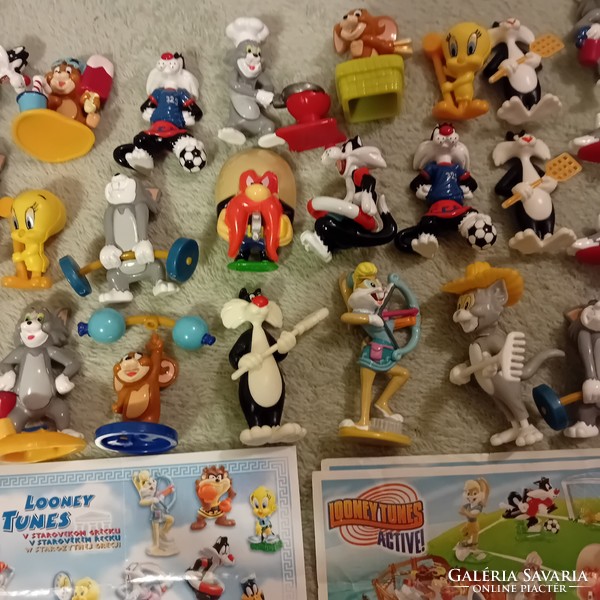 28. Kinder figurák Looney Tunes, Tom, Jerry, Szilveszter, Csőrike, stb. mesefigurák olcsón