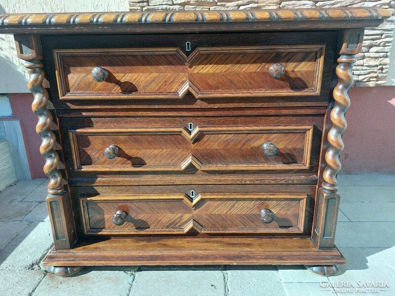 A 3-drawer colonial dresser for sale. Furniture is in good condition.