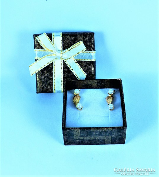 Beautiful 14k gold earrings with real pearls!!!