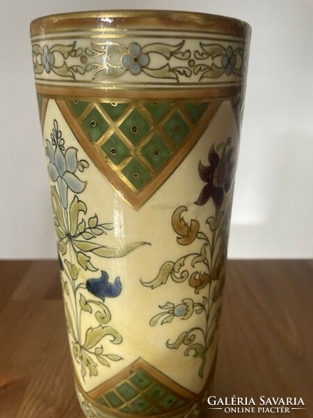 Zsolnay cilinder váza.