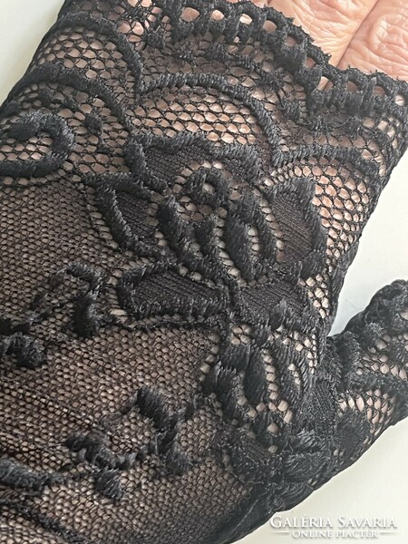 Black lace gloves