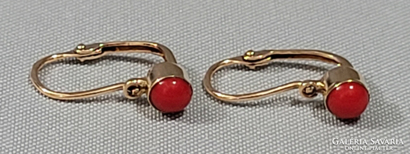 14 K gold children's earrings with red stone 0.83 g