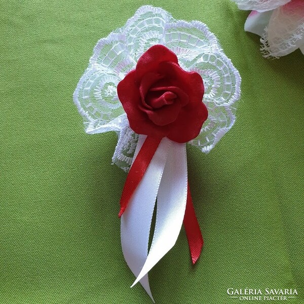 Wedding bok22 - snow-white lace brooch, with a bush creme foam rose