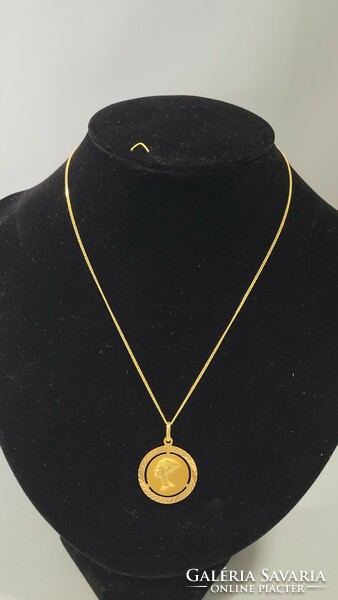 18K gold pendant with necklace total 8.49 g