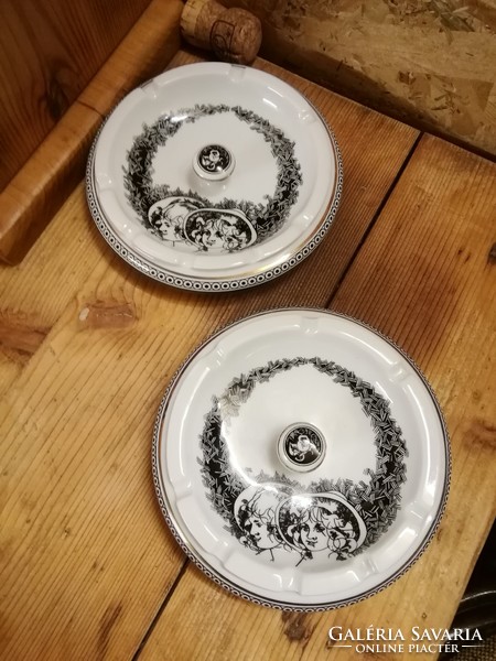 Hollóházi Jurcsák porcelán hamutartó, hamus,hamutál