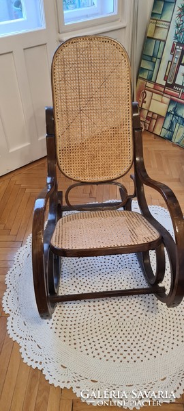 Reeded thonet rocking chair