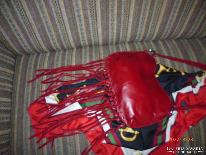 RIA ..Különleges  rojtos női  meggy  piros  valódi  bőr táska ..
