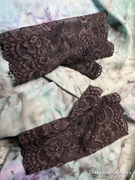 Black lace gloves