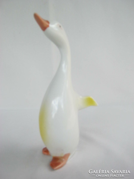 Ravenclaw porcelain goose 17 cm