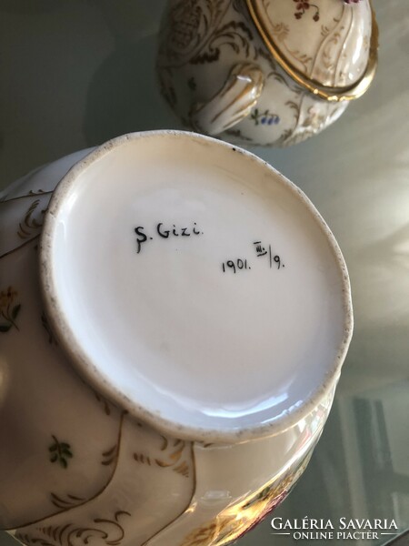 6 személyes porcelán teáskészlet, virágmintás dekorral, aranyozott díszítéssel, XX.szd eleje