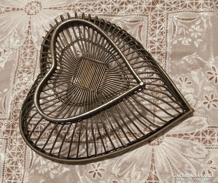 Woven, heart-shaped metal basket