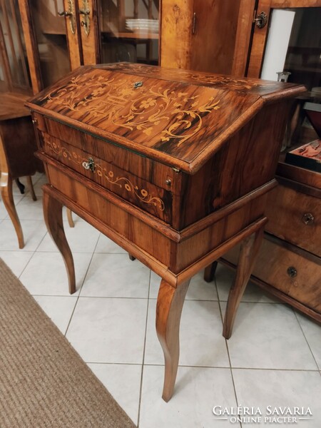 A real little jewelry box! Beautiful, antique, marquetry writing desk / desk with hidden compartments