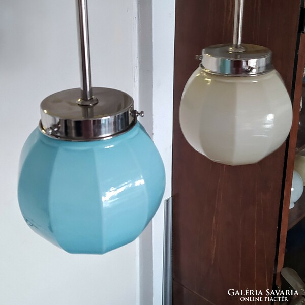 Art deco nikkelezett mennyezeti lámpa pár felújítva - "cikkelyes" kék, és krémszínű búra