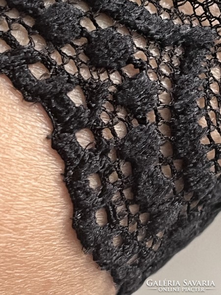 Black lace gloves