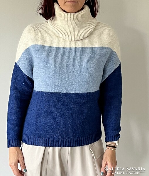 Orsay bő fazonú, oversized garbó nyakú kötött meleg pulóver, kék-fehér