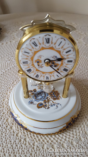 Beautiful glass-covered, porcelain/crystal pendulum table clock