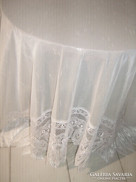 Gyönyörű vintage fehér csipkés panoráma függöny