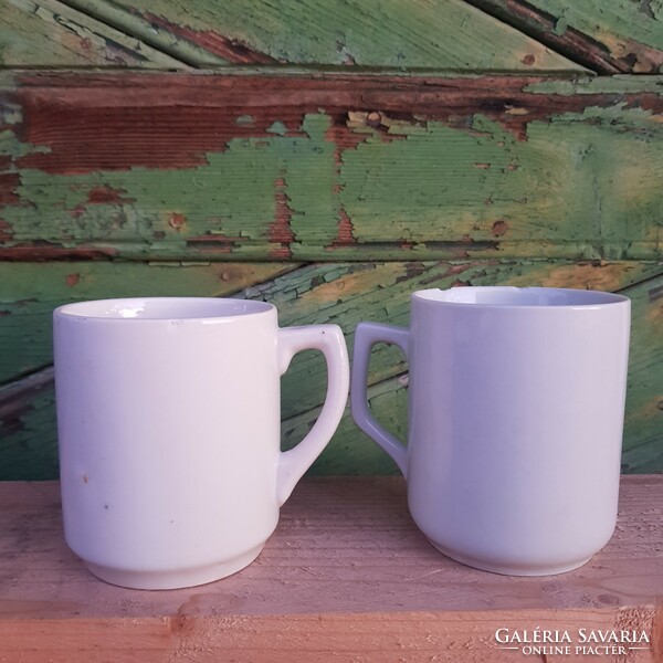 2 white mugs with Zsolnay drasche