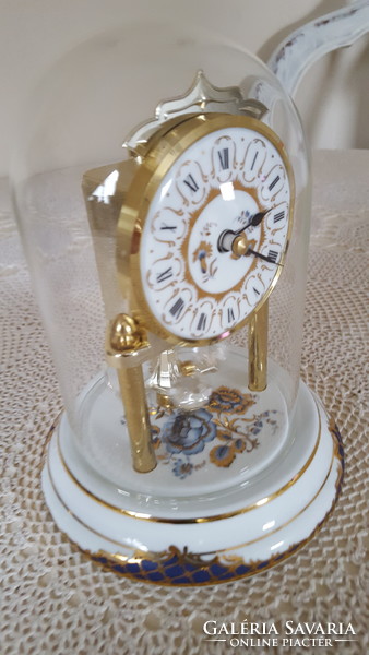 Beautiful glass-covered, porcelain/crystal pendulum table clock