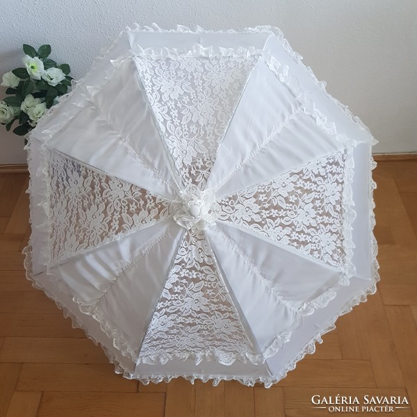 ESKÜVŐ ELE25 - Hófehér selyem és csipke menyasszonyi napernyő