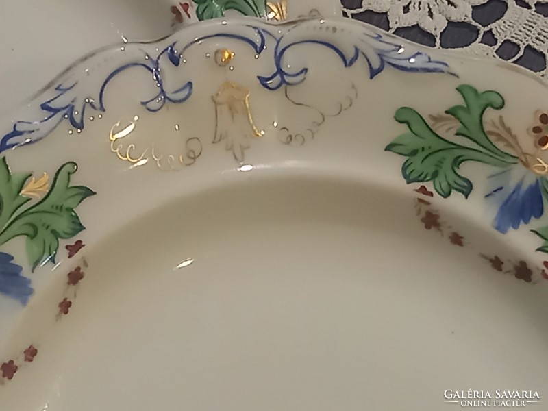 An elegant painted plate