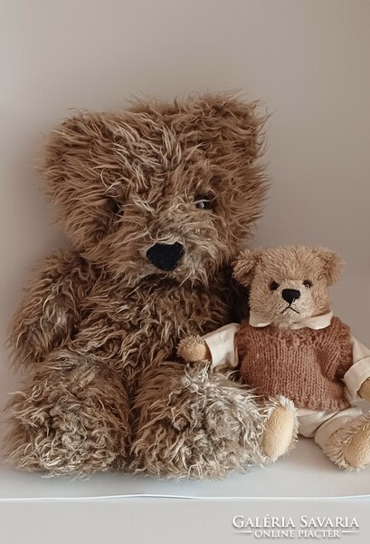 Teddy bears in vintage style