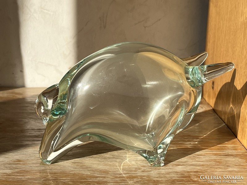 Halványzöld iparművész üveg bika szobor (U0022)