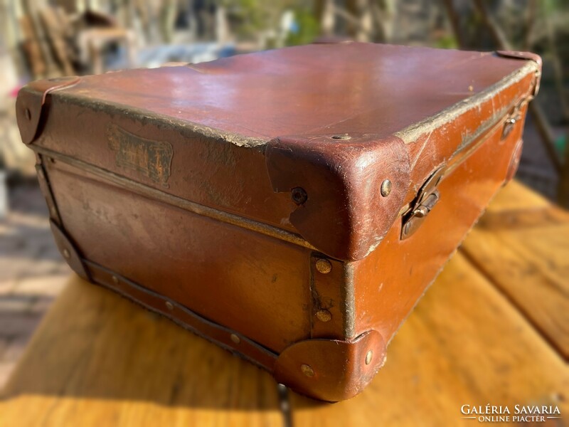Régi kisméretű Bőrönd, retro koffer
