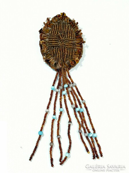 Brown pearl brooch (1190)