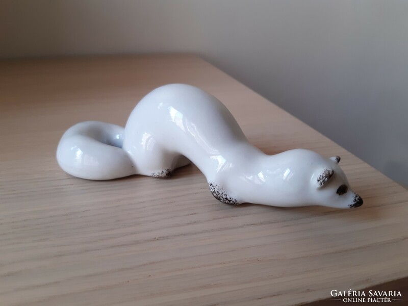 Russian weasel, ermine figure