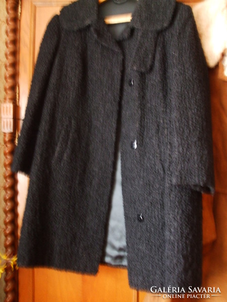 Soot black women's coat / the picture is not perfect! With clear lining