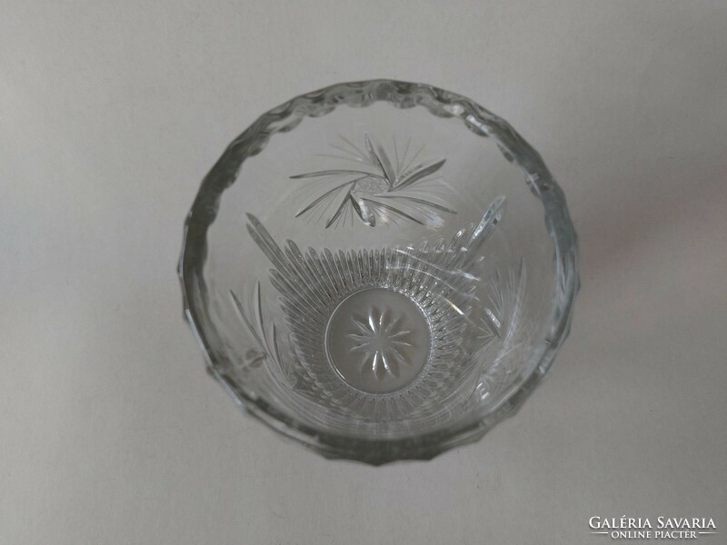 Crystal vase with polished rotating star pattern 18 cm