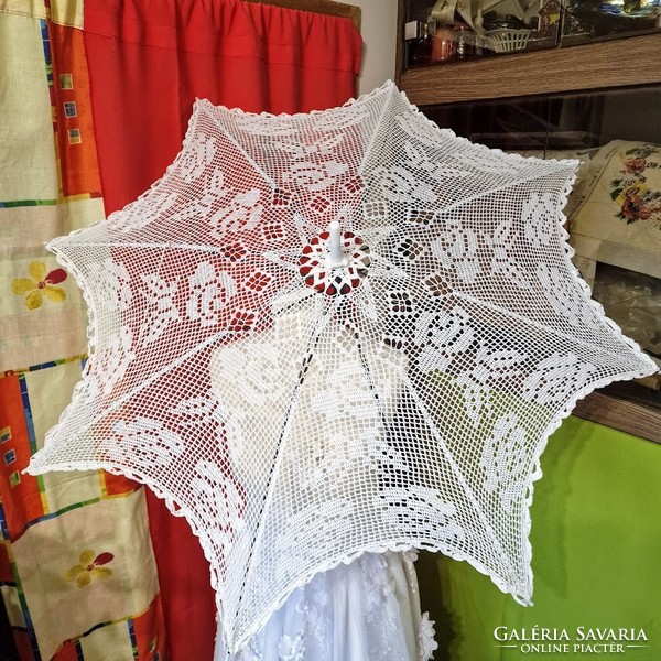 ESKÜVŐ ELE12 - Horgolt fehér színű menyasszonyi csipke napernyő