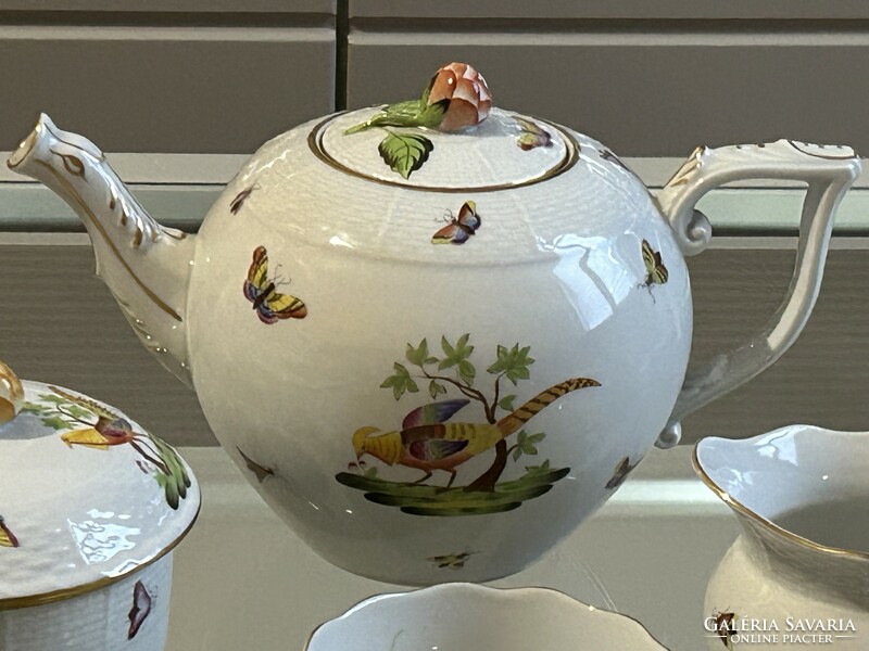 Porcelain tea set with pheasant pattern from Herend