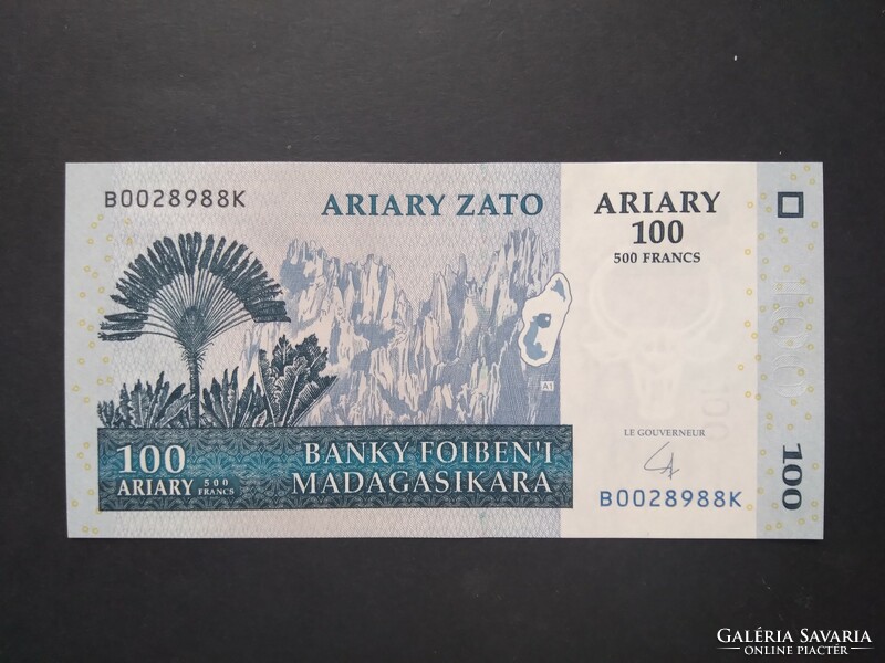 Madagascar 100 ariary/ 500 francs 2004 unc