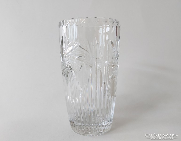 Crystal vase with polished rotating star pattern 18 cm