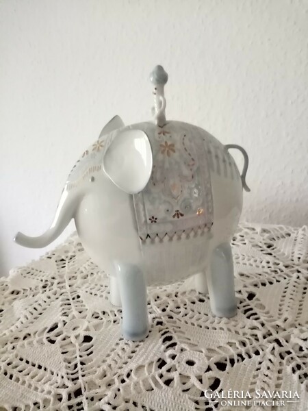 Rare aquincum art deco autumn tailor Antonia porcelain elephant