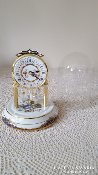 Beautiful glass-covered, porcelain/crystal pendulum table clock