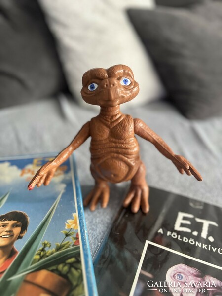 E.T. The alien package