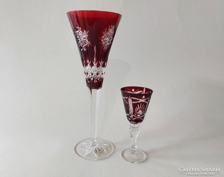 Crystal stemmed glass with ruby red champagne liqueur 2 pcs