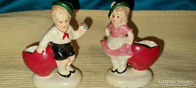 Pair of ceramic heart figurines, small vase