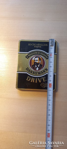 Metal cigar box