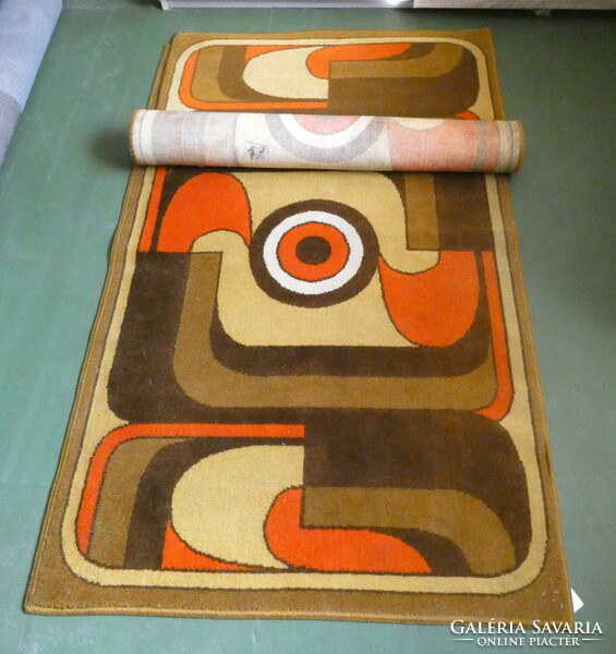 Collector's pharaoh, iconic carpet from the 70s in very good condition. Designer: Ferenc Black