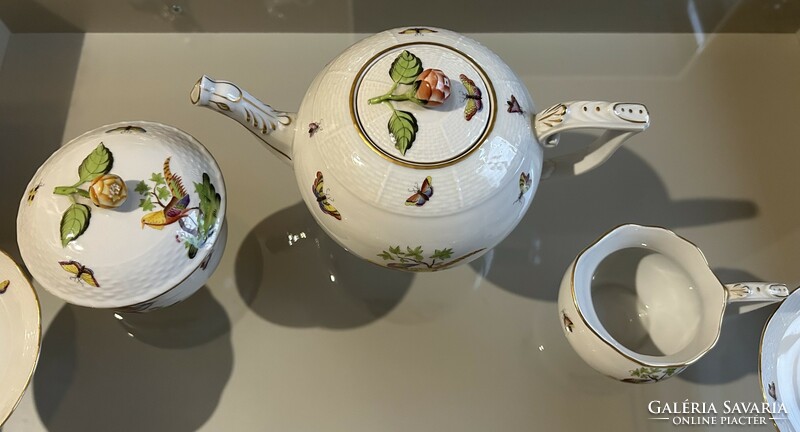 Porcelain tea set with pheasant pattern from Herend