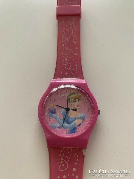 Eredeti Disney Princess hercegnők hercegnős Hamupipőke rozsdamentes házzal gyerek óra karóra