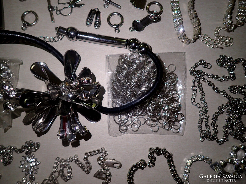 33-piece silver-colored jewelry package, jewelry, pendant, necklace, bracelet, pin, brooch