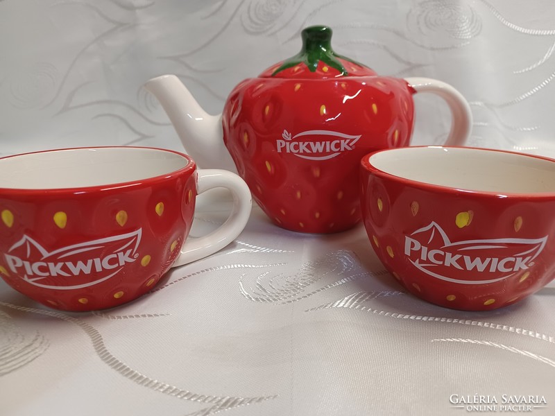 Pickwick tea pot with cup