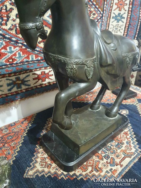 Very nice quality and beautifully crafted bronze? Horse. A showy piece. 40cm high