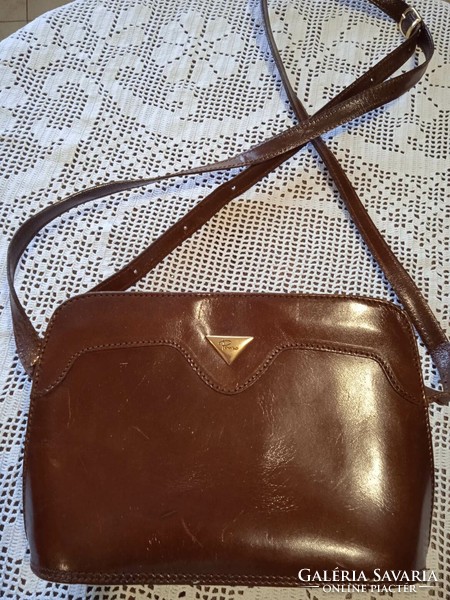 Beautiful ponzo Italian leather bag shoulder bag with reticule